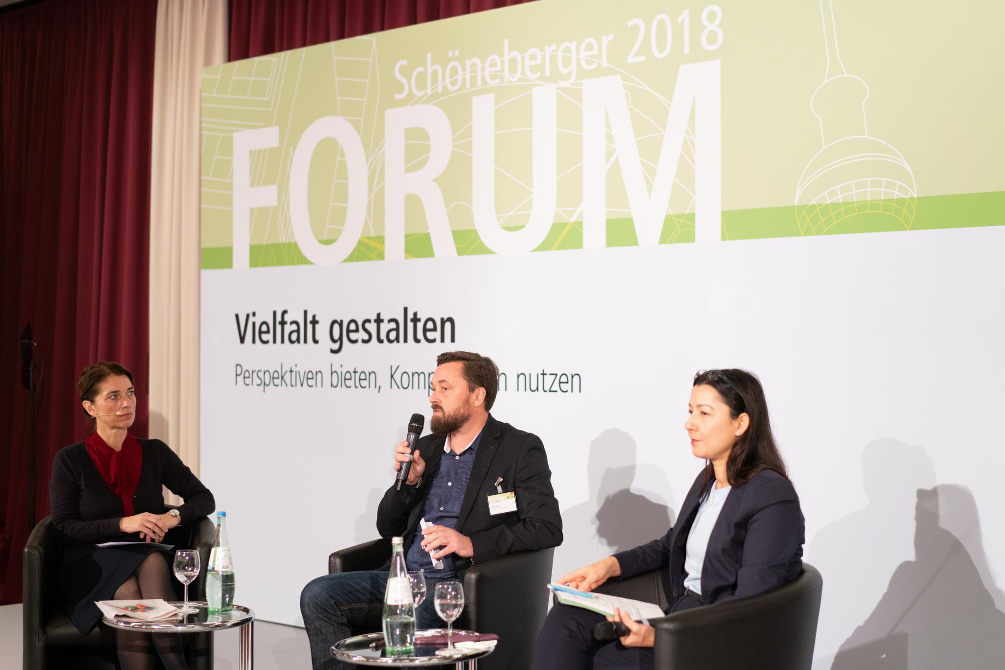 Diskussionsrunde „Wie wird Diversity im öffentlichen Dienst „gelebt“?“ mit Andreas Merx, Vorsitzender der Internationalen Gesellschaft für Diversity Management e.V., und Eren Ünsal, Leiterin der Landesantidiskriminierungsstelle Berlin